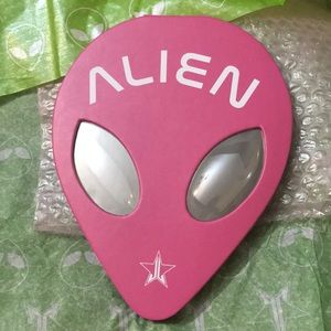 Alien palette by Jeffree Star Cosmetics